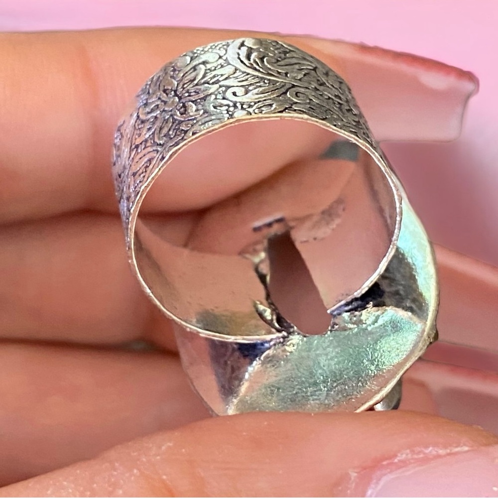 Clear “topaz” Two Toned Ring - Picture 7 of 13